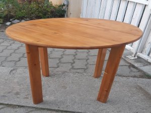 Fenyőfa kerek asztal 70cm átmérőjű és 75cm magas