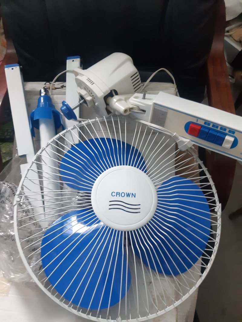 CROWN álló ventilátor 3 sebességes 46cm kosár működő újszerű