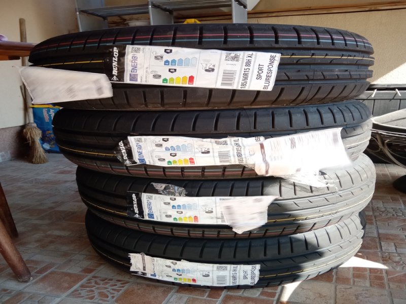 Dunlop Sport Blueresponse nyári gumi, 185/60 R15 88H, DOT: 0326, ÚJ!!!