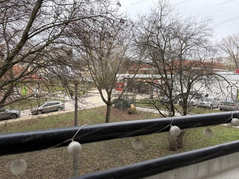 Tatabányán, a Gál István lakótelepen, 1. emeleti garzonlakás eladó