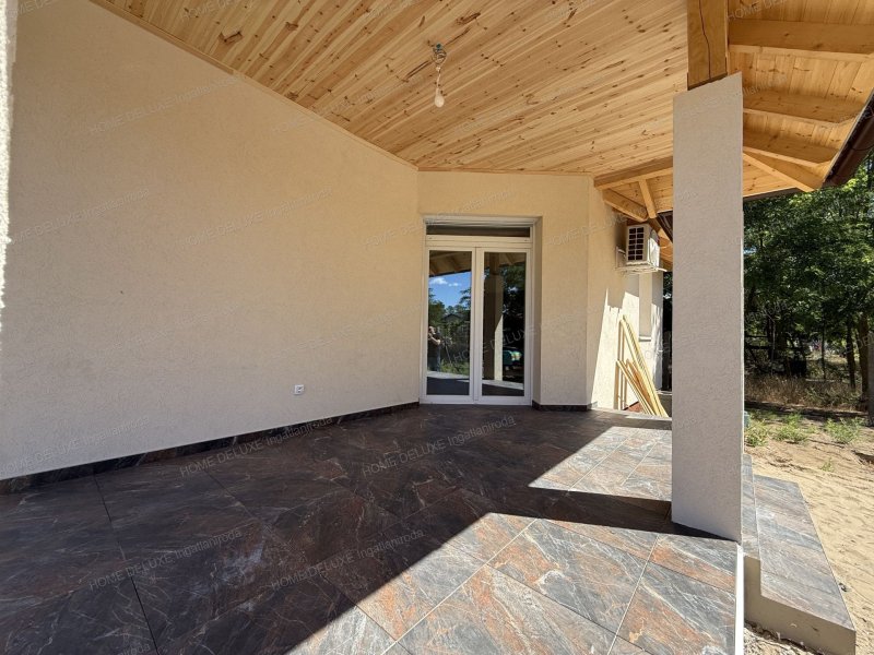 Eladó kizárólag a HOME DELUXE kínálatában, Kadafalva közvetlen közelében (700 m) egy nettó 104 m2-es 4 szobás családi ház.