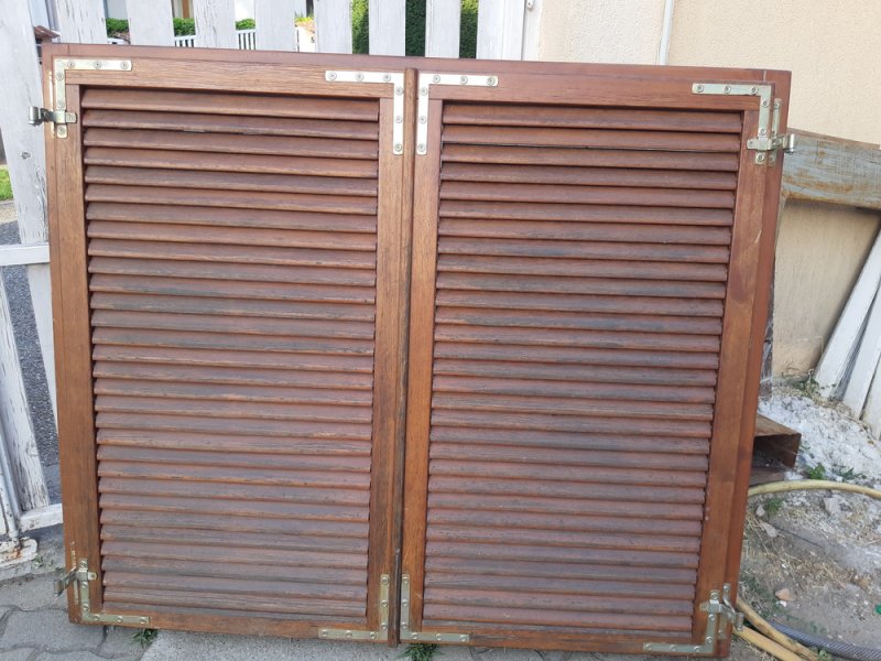 Fa natúr zsalugáter spaletta 2 szárnyú 156x131cm magas jól működő