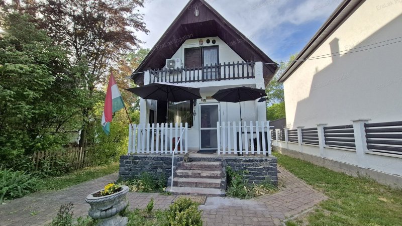 Győr-Gyirmóti Horgászfaluban vízparti nyaraló - ELADÓ - ÁRCSÖKKENÉS!