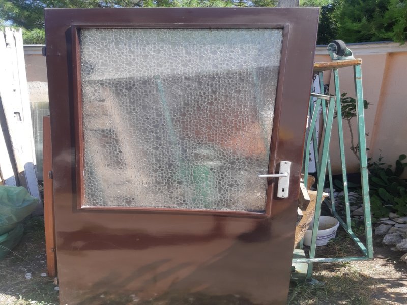 Ajtó katedrál üveges tok nélkül 83x190cm barna balos falcos zárral kilinccsel