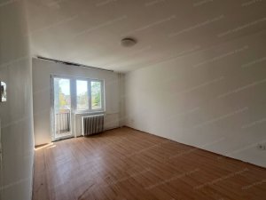 Oroszlányon, a Dózsa György utcában, 2.emeleti, 1 szobás lakás kiadó
