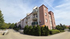 Kecskeméten a Bakócz Tamás utcában eladó egy 2. emeleti, 61 nm-es, nappali+2 szobás, erkélyes lakás!