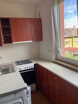 KIADÓ 2 SZOBÁS LAKÁS TATABÁNYA KERTVÁROSBAN