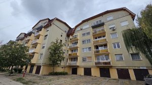 Kecskeméten a Mészáros Lázár téren, liftes házban eladó egy 64 nm-es, erkélyes, szép lakás!