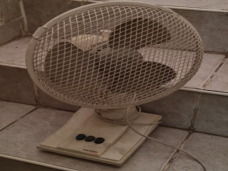 Hauser F-23 asztali ventilátor 2 sebességes 26cm kosár működő