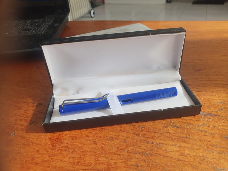 Lamy Safari töltőtoll