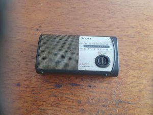 retro Sony ICF-303 kisrádió