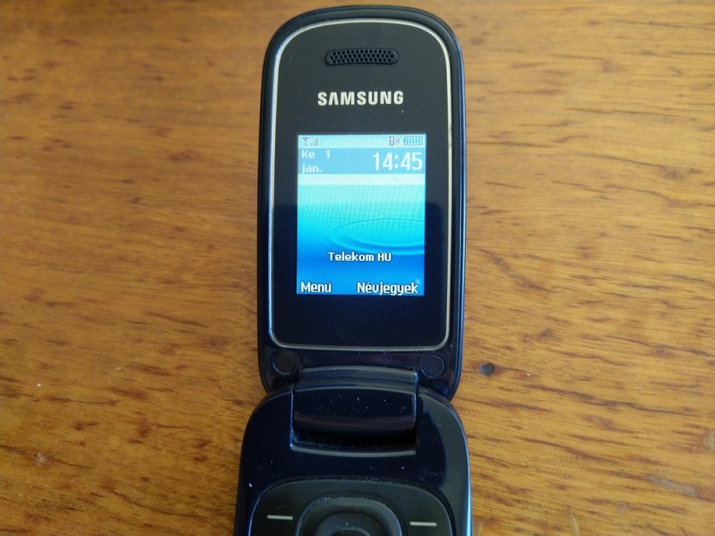 Samsung GT-E1270 telefon