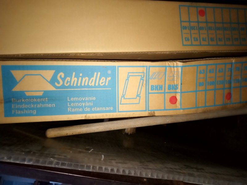 Schindler 78x140cm tetőablak BKS burkolókeret szürke lemezei új
