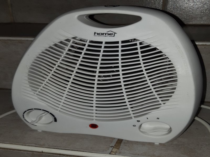 Újszerű FK1 ventilátoros hősugárzó termosztátos