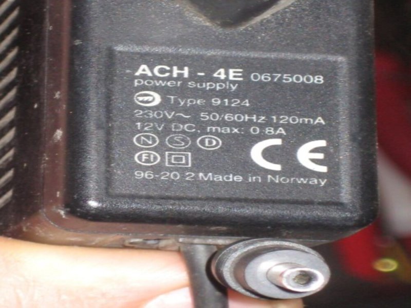 Adapter 12V DC / 0,8A működő