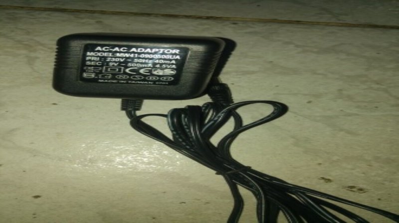 AC adapter MW41-0900500UA 9V-500mA 4,5VA