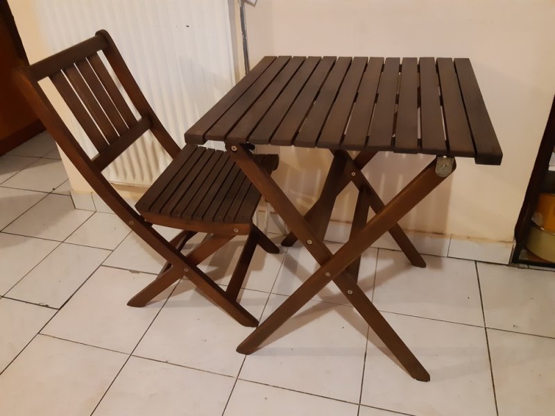 Összecsukható minőségi keményfa asztal 62x62cm és szék