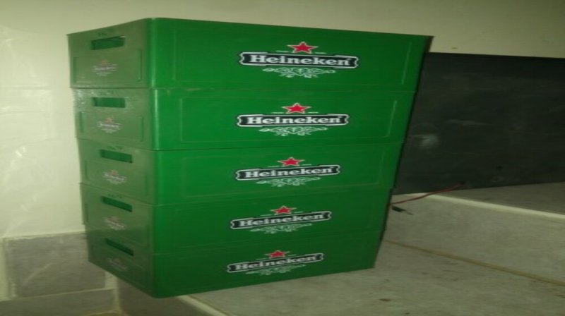 Heineken sörös CD-DVD tartó, rakásolható