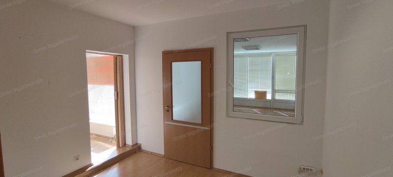 Nyíregyháza abszolút belvárosi 51 m2-es 1 + 1/2 szobás ingatlan  azonnali költözési lehetőséggel irodának kiadó