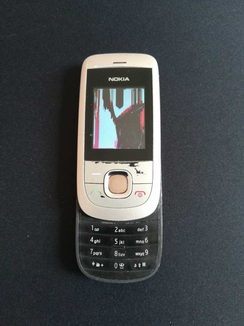 Nokia 2220s telefon eladó Törött kijelzős
