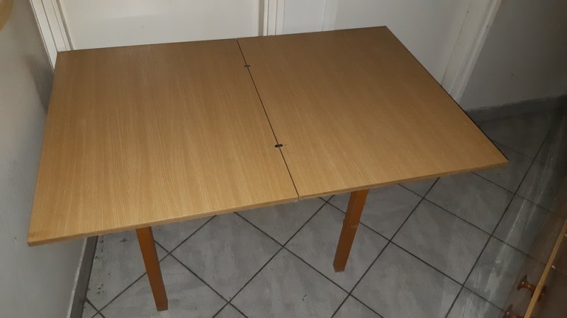 Világos barna étkezőasztal, kertiasztal 87x132cm kinyitható