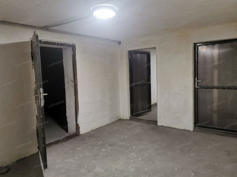 Csepeli bunker kiadó !110- 30 m2