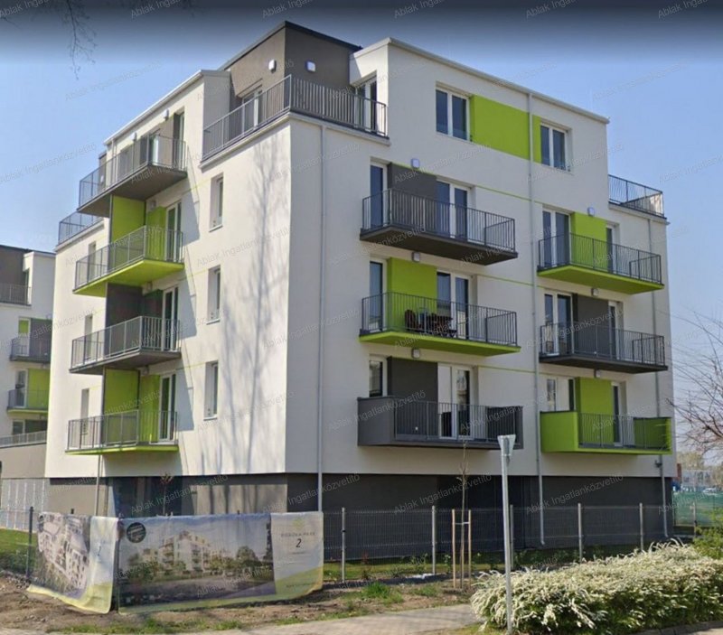 Kecskeméten a BORÓKA lakóparkban, liftes házban, 42 m2-es (bruttó 51 m2) 2szobás lakás 11m2-es nagy erkéllyel eladó.