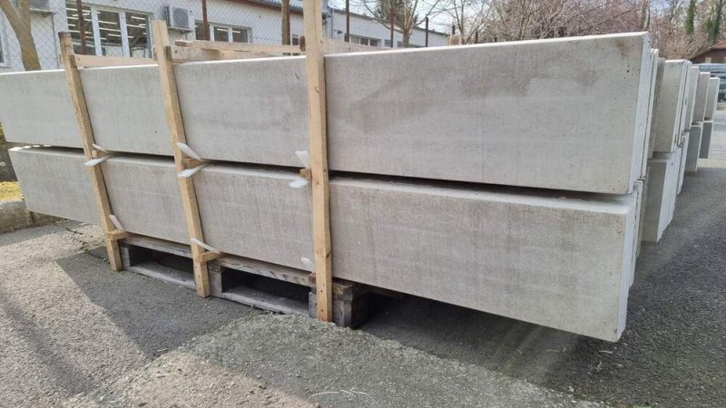Kerítés a gyártótól: beton lábazati elem, betonlábazat, vadháló, drótfonat, kapu