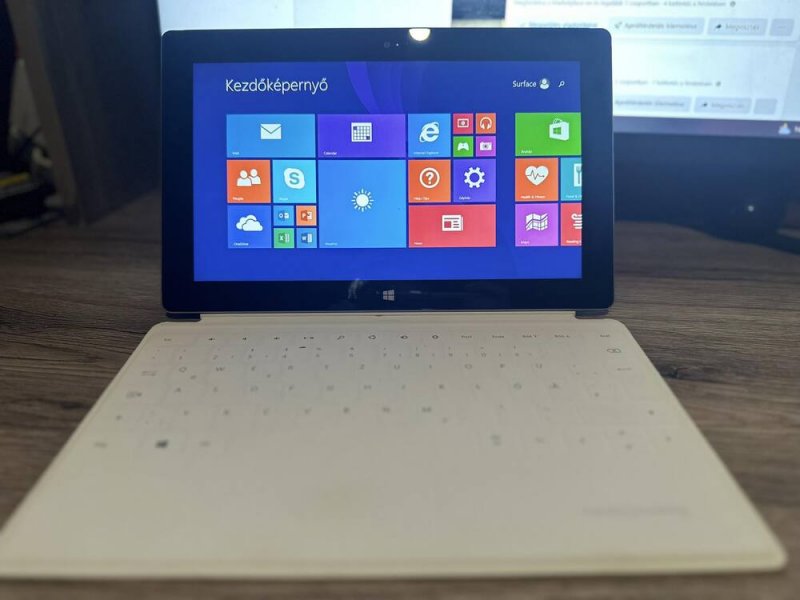 Microsoft Surface 2 Laptop-Tablet hibrid