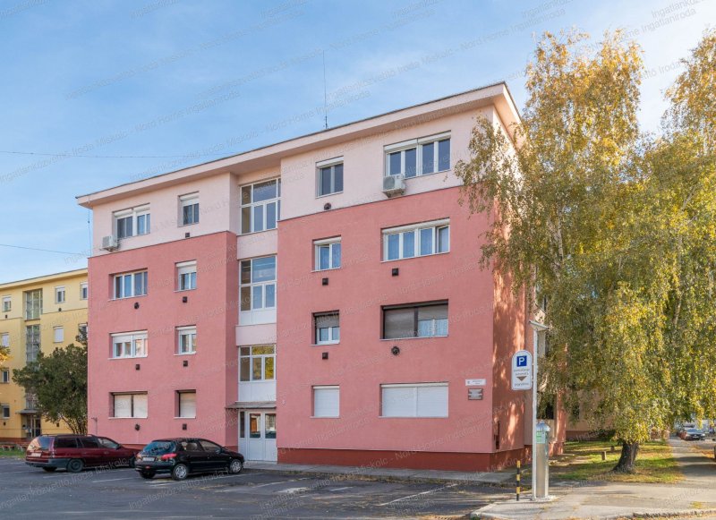 Miskolc belvárosának közelében 2 szobás lakás HŐSZIGETELT épületben eladó