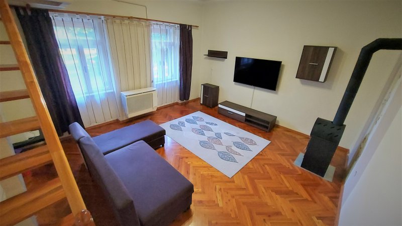 Gyulán Németvárosban eladó egy, kétgenerációs 138 nm-es jó állapotú családi ház