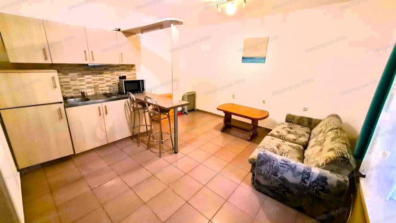 Sopron Várkerületen eladó 1 szobás garzon lakás!