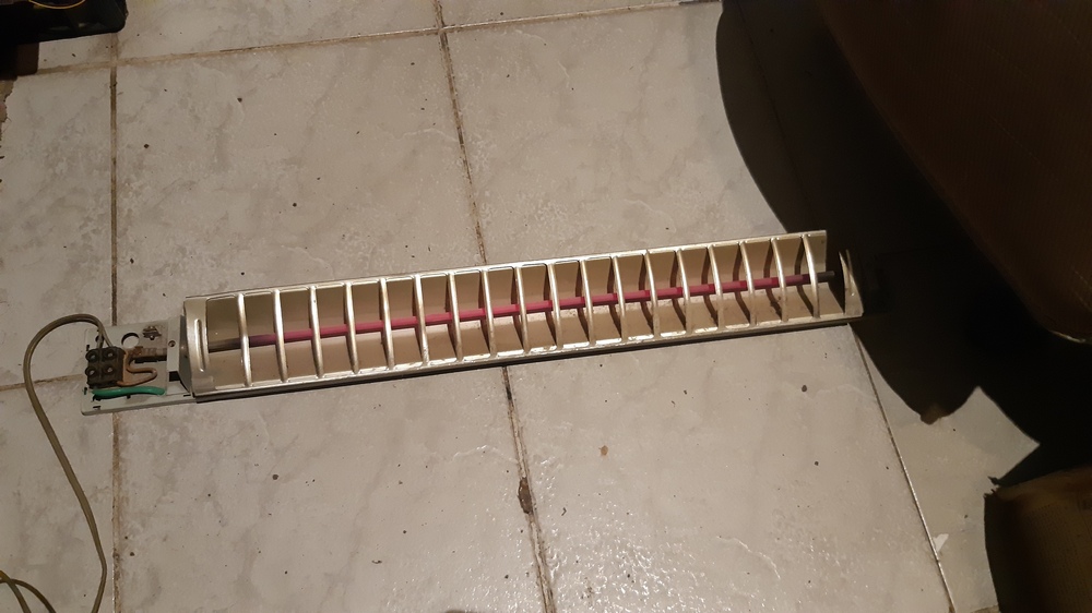 Fürdőszobai fali vagy mennyezeti hősugárzó 1000W