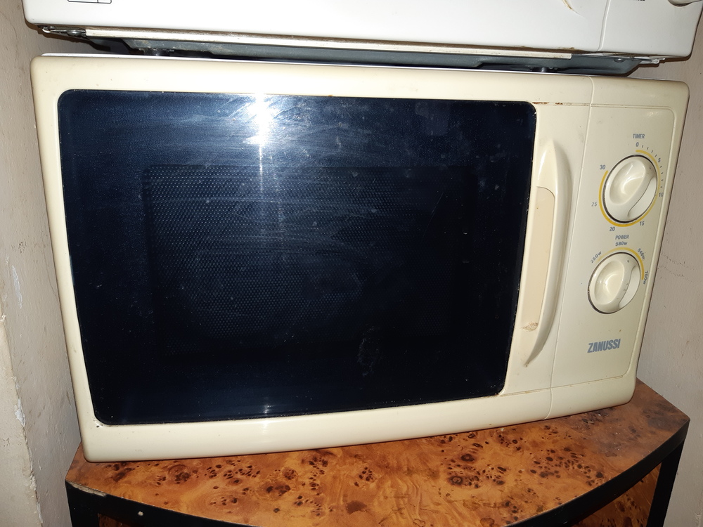 Zanussi J17M mikrohullámú sütő működő