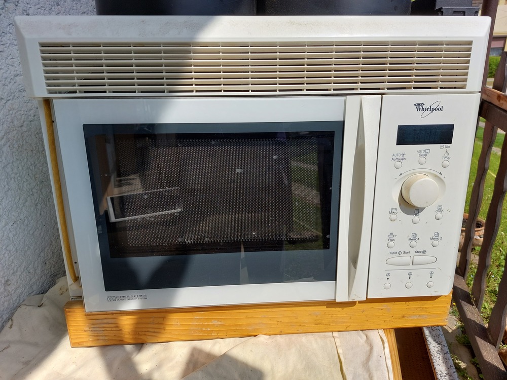 Whirlpool Avm 754/WP/WH microval egybeépített páraelszívó kombi készülék használt jó állapotban itt kipróbálható nálam. Nehéz mint a fene falra szerelhető kihúzható mosható fém szűrős típus alapján infó a neten. Ára 38 ezer ft.