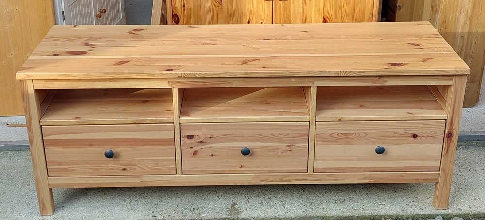 Ikea Hemnes fenyő tv állvány 610