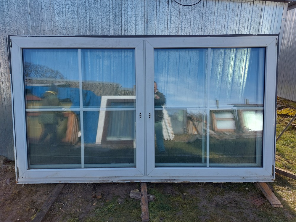 Gaulhofer műanyag hőszigetelt min két oldalt bukó-nyiló 2 es ablak 262 x 148 cm tok osztós kép szerinti jó állapotban 2 réteg üveggel 2 db egyben is eladó elcserélhető,egyben történő vételnél 75 ezer ft/db.