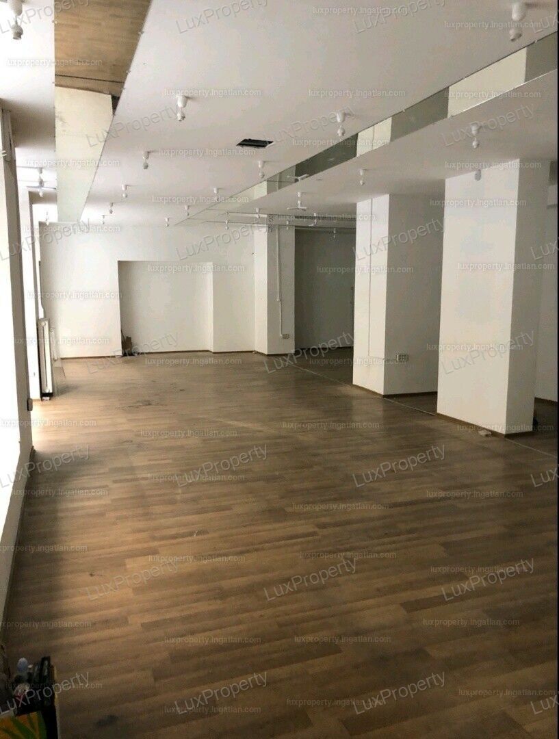 Belvárosi ,felújított 270 m2 üzlethelyiség kiadó!