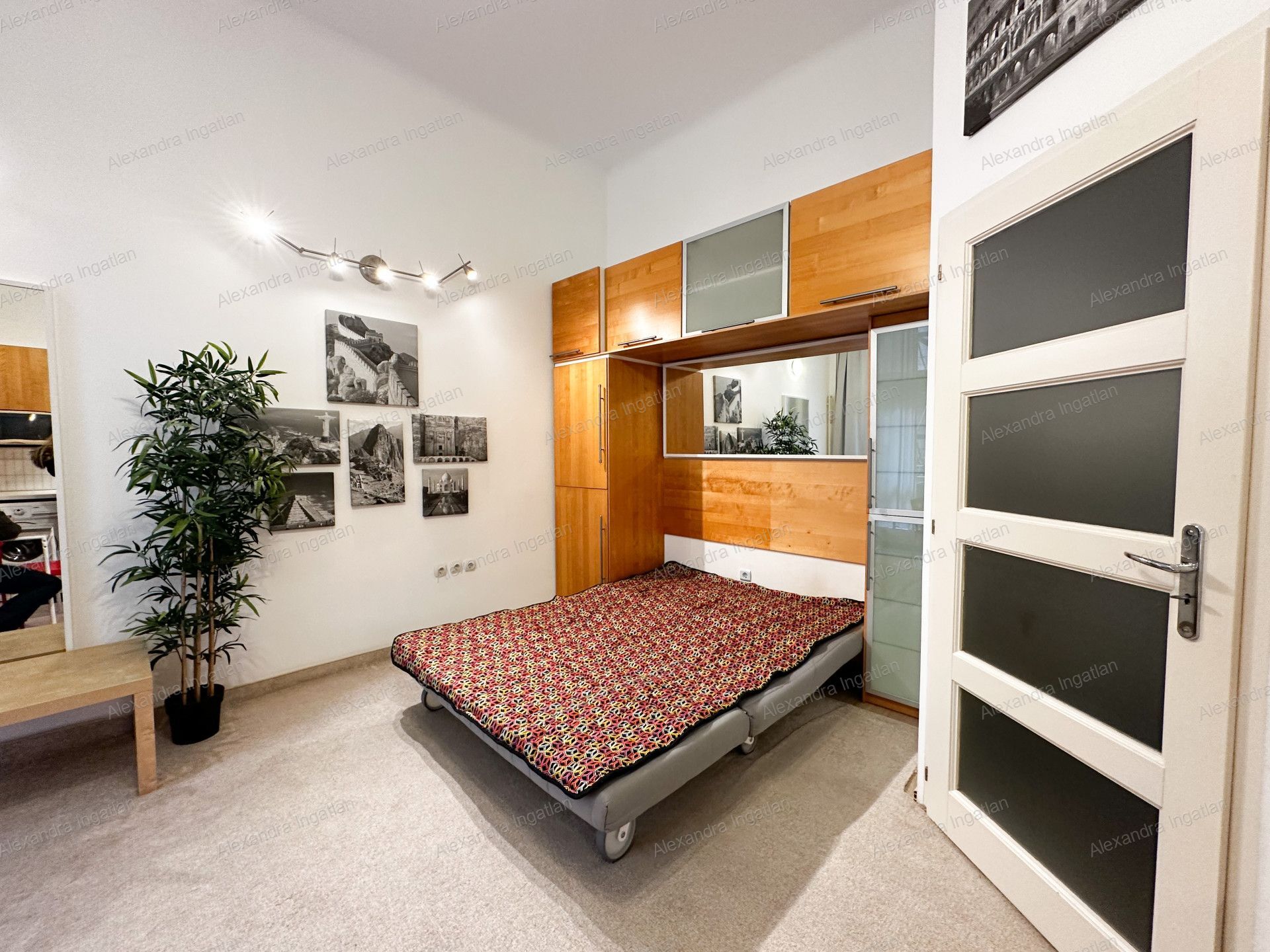 Befektetők figyelem! Teljesen felújított garzonlakás liftes házban a körúton belül Airbnb lehetőséggel!