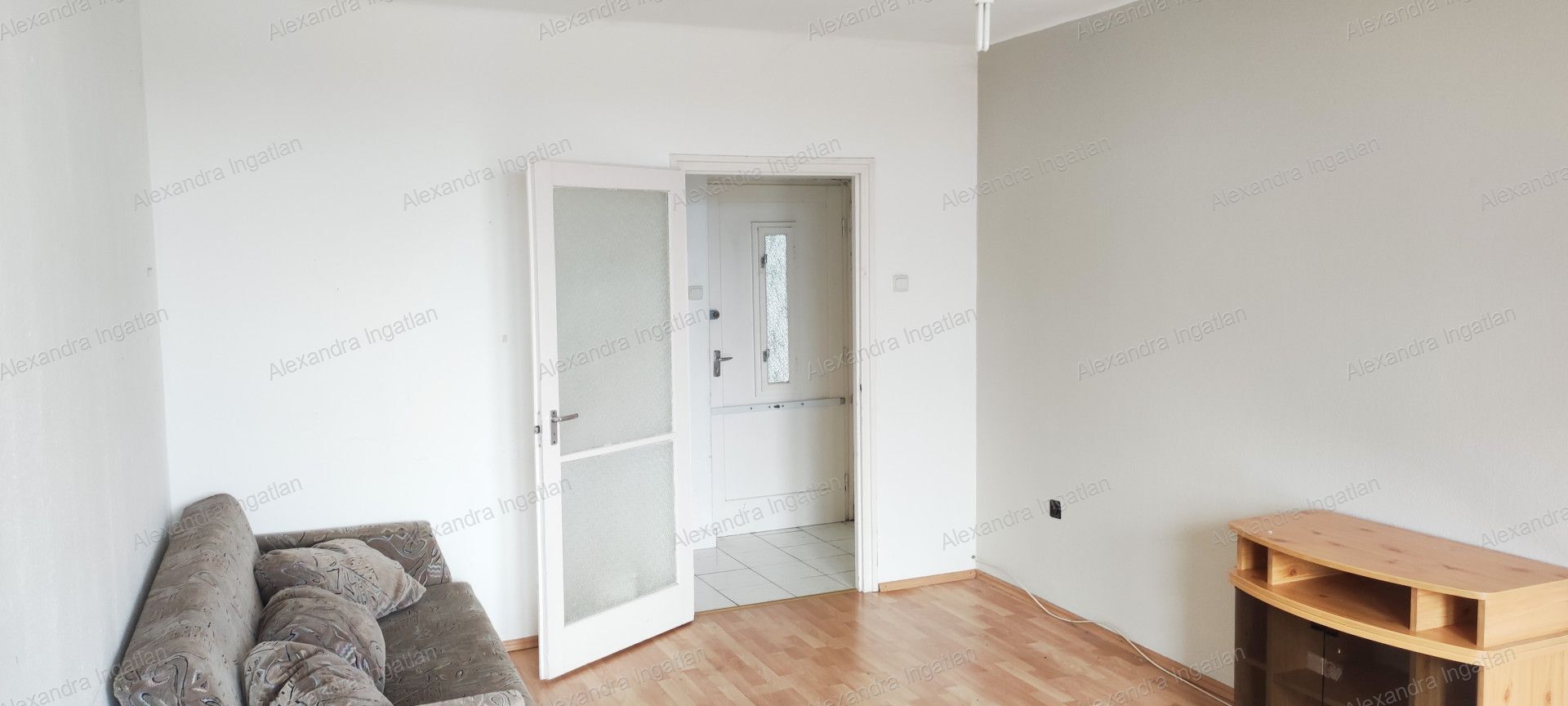 Eladó kétszobás erkélyes panorámás korszerűsített, szigetelt téglalakás a Béke úton alkalmi áron!