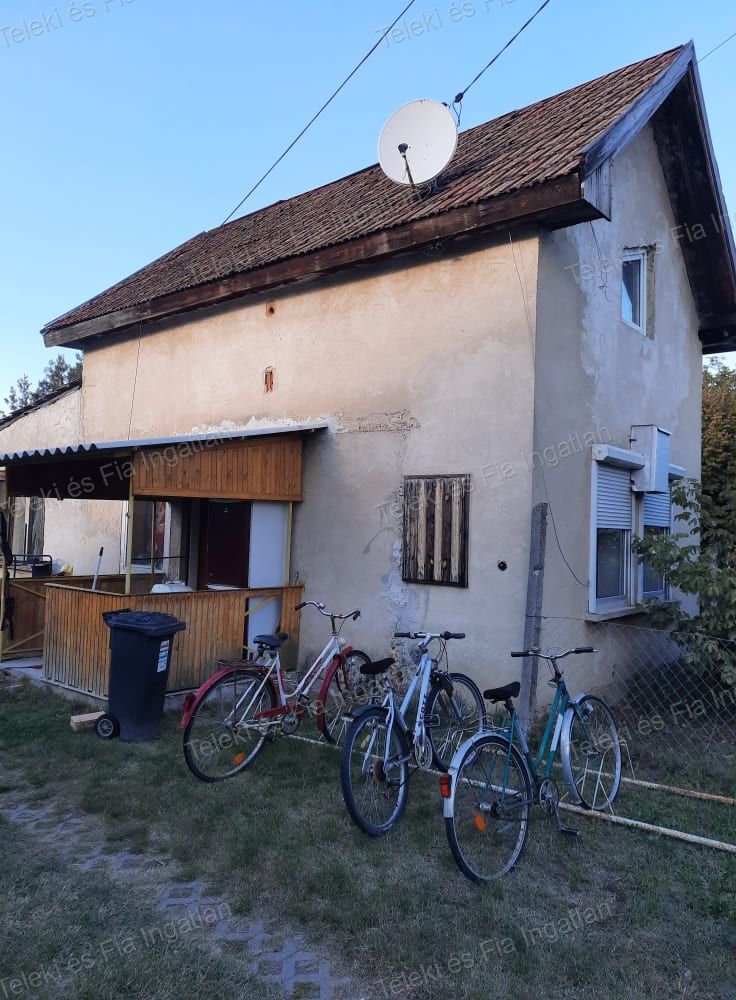 Albertirsai tetőteres családiház eladó