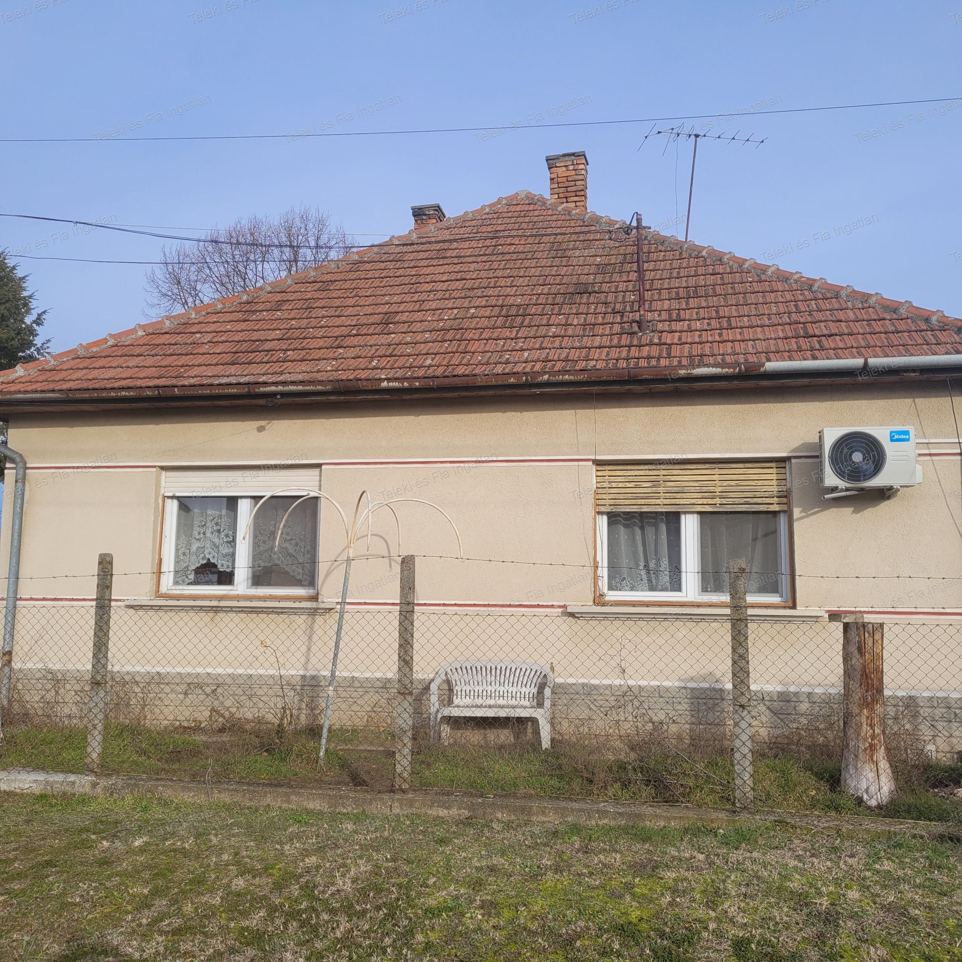 Albertirsán téglafalazatú kockaház eladó