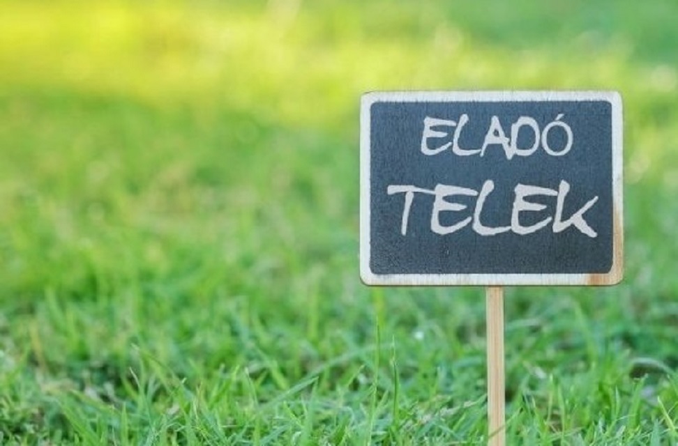 Nyíregyháza - Sóstóhegyen gazdasági épület nagy telekkel eladó!