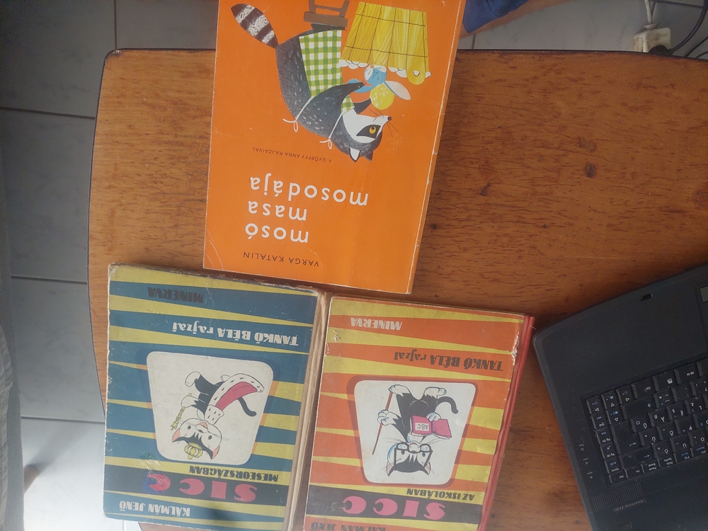 Retro könyvek Sicc az iskolában1969,Sicc meseországban1965,Mosó Masa mosodája