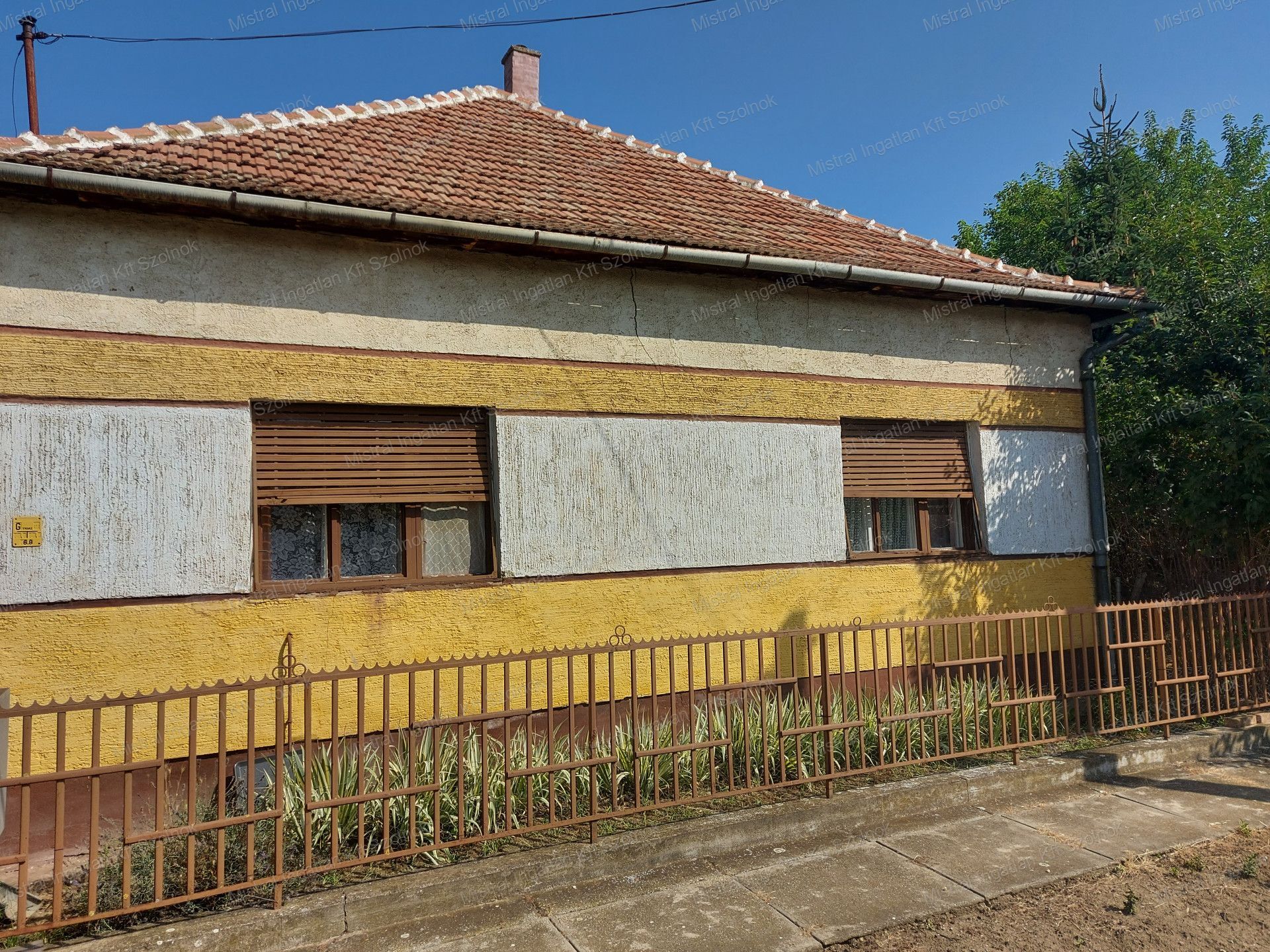 Tiszapüspökiben családi ház eladó!
