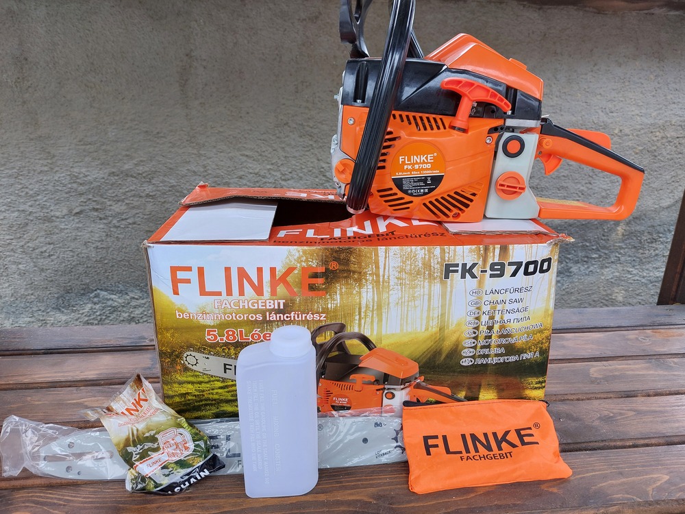 Flinke FK9700 dobozába inditva összerakva nem volt az alkatrészek meg léte miatt lett felbontva.