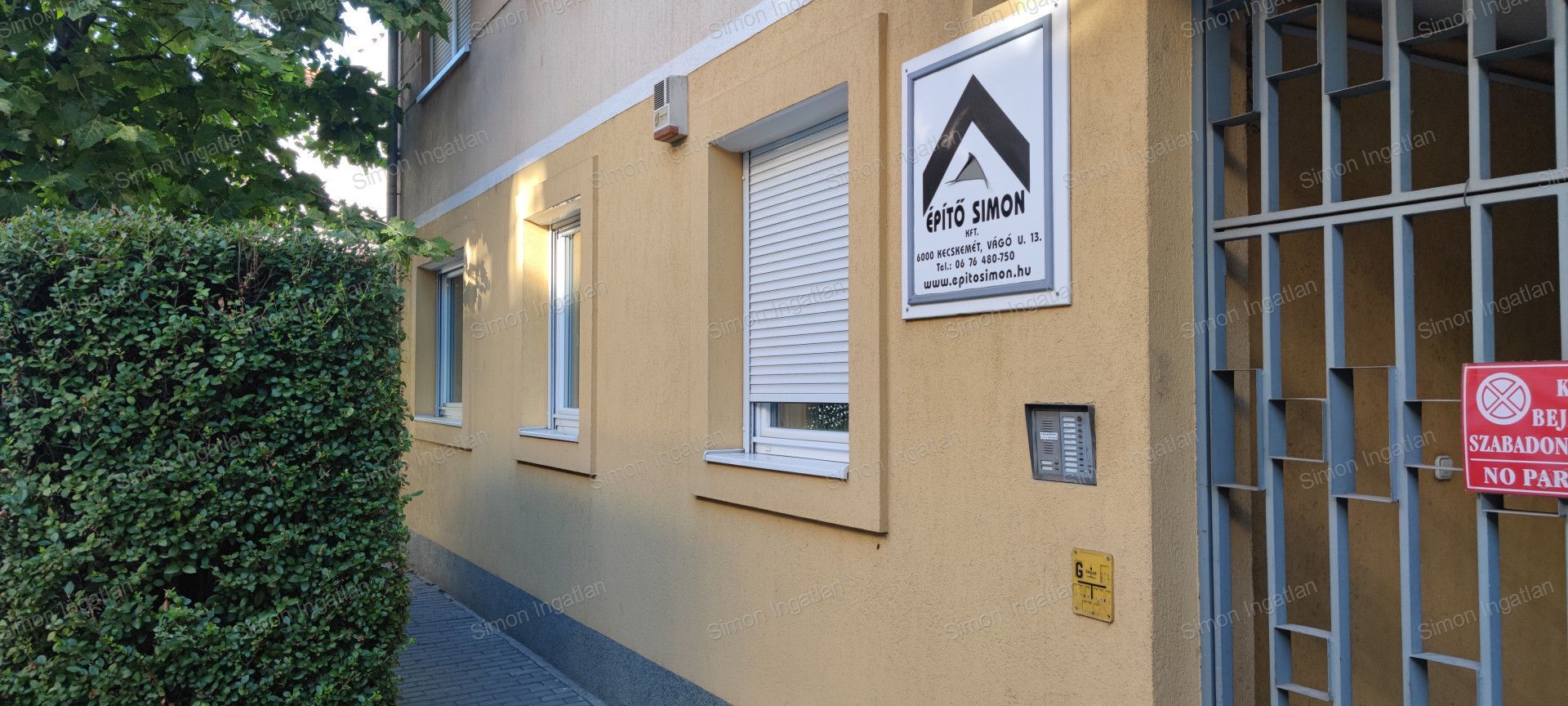 Kecskemét belvárosában a Vágó utcában földszinti üzlethelyiség eladó