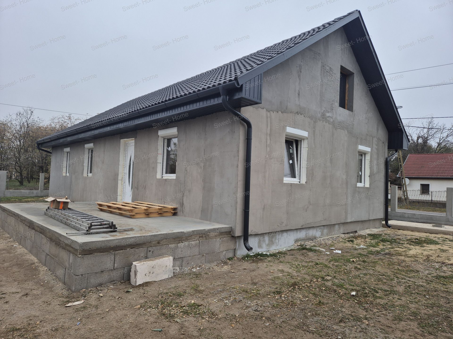 Kunbaracson, 776 nm-es telken, A++, 106 nm-es, Nappali+ 3 szobás, Új családi ház, akár 0 Ft önerővel!