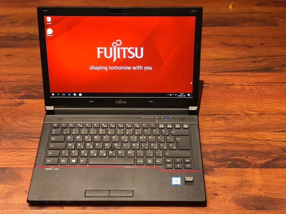 Giga választék: Fujitsu LifeBook E544 (új akkuval) a Dr-PC-től