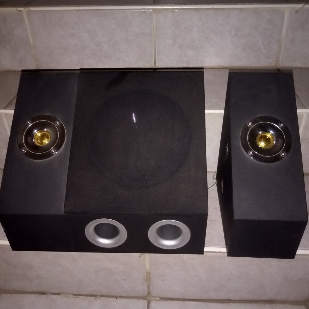 2.1 hangfal rendszer 8 és 4 ohm jól működő